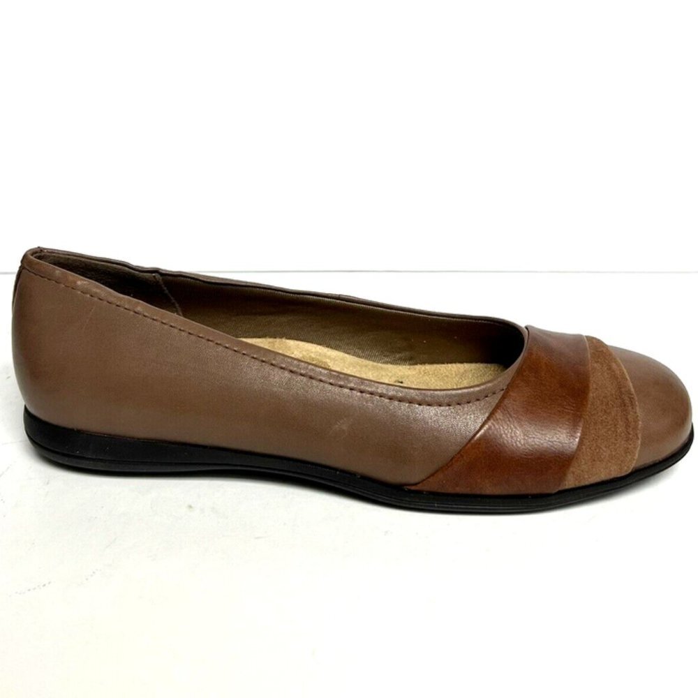 Trotters Womens Danni Flat Saddle Size 11Narrow